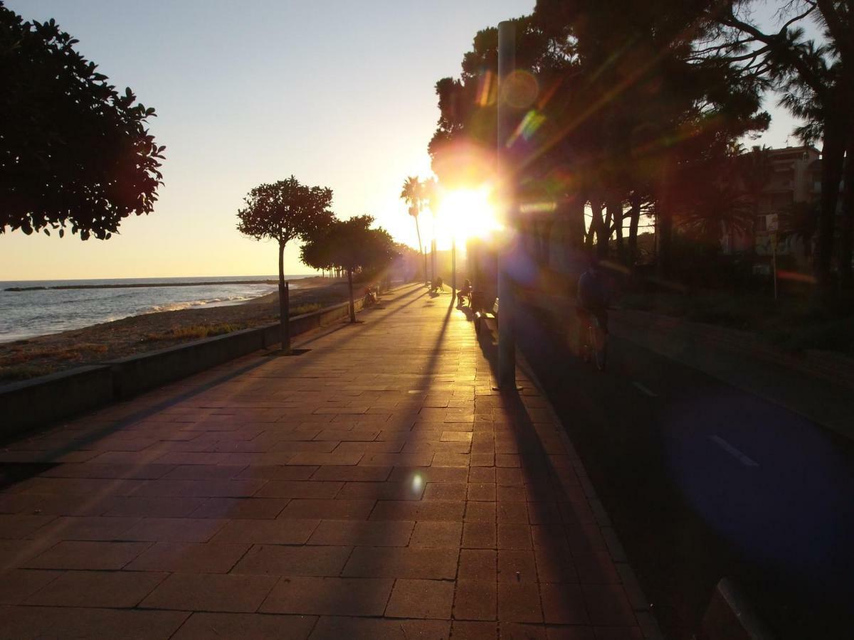 Ferienwohnung Cozzy Flat In A Quiet And Nice Area / Acogedor Apartamento En Zona Tranquila Y Agradable Cambrils Exterior foto